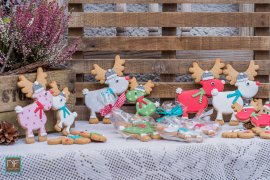Weihnachtlich verzierte Kekse: von Rentieren über Engel, Einhörner und Adventkränze ist alles dabei