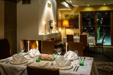 Das Salzburger Restaurant und Hotel Auerhahn bietet auch zur Weihnachtszeit Gourmetküche für zuhause an