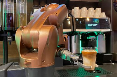 Der erste vollautomatische Coffeeshop mit Baristaqualität von Schärf