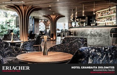 Für das Hotel Granbaita Dolomites in Wolkenstein, Italien, zeigte sich Erlacher für die luxuriöse Inneneinrichtung verantwortlich.