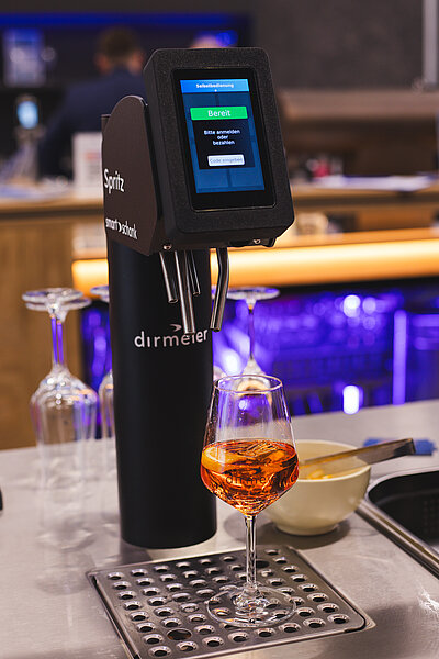Säule mit Spritz-Einheit