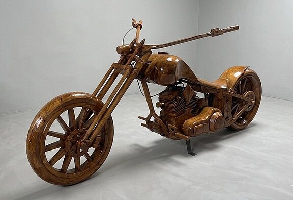 Harley aus Teakholz